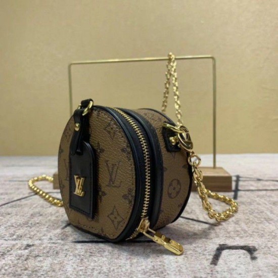 Replica Louis Vuitton Boite Chapeau Necklace Monogram Reverse M68577