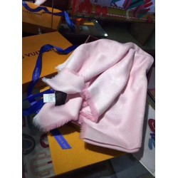 Replica Louis Vuitton Beyond Monogram Shawl M71385