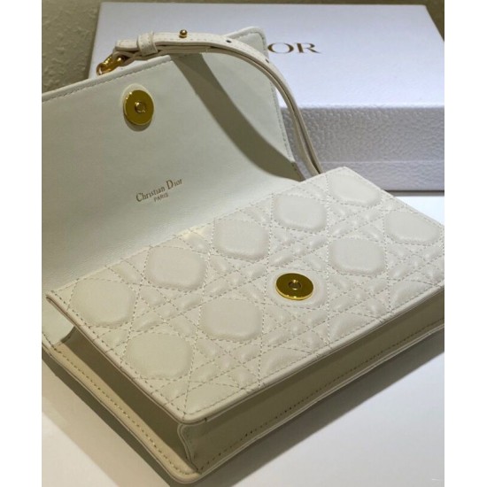 Replica Christian Dior Caro Belt Pouch With Chain Bag Cream Replica Christian Dior Caro Belt Pouch With Chain Bag Cream