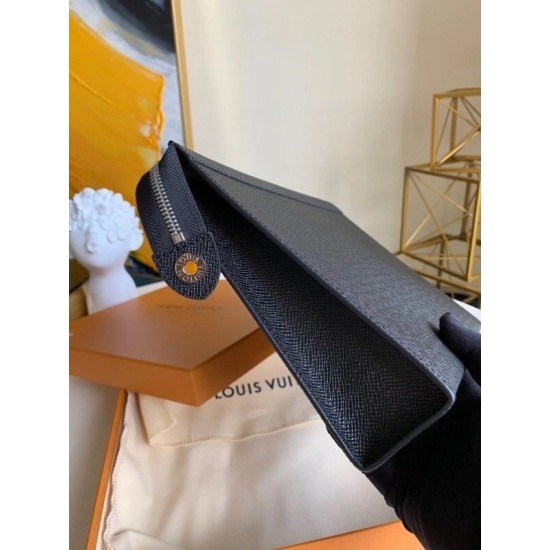 Replica Louis Vuitton Pochette Voyage Taiga Leather M30450