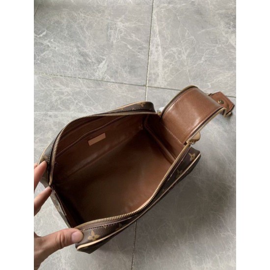 Replica Louis Vuitton Dopp Kit Toilet Pouch Monogram Canvas M44494