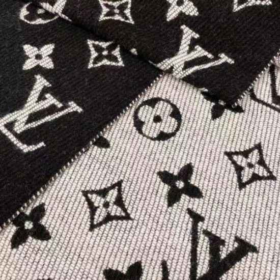 Replica Louis Vuitton Black Daily LV Scarf M76701