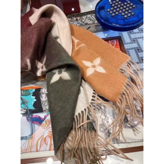 Replica Louis Vuitton Reykjavik Gradient Scarf M76881