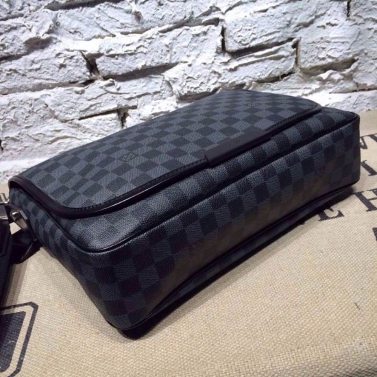 Fake Louis Vuitton Messenger Bags And Totes Daniel MM N58029 Replica Fake Louis Vuitton Messenger Bags And Totes Daniel MM N58029 Replica