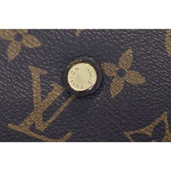 Replica Louis Vuitton  Montaigne MM Monogram Canvas M41056