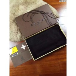 Fake Louis Vuitton Black Monogram Shawl M71329 Replica Fake Louis Vuitton Black Monogram Shawl M71329 Replica