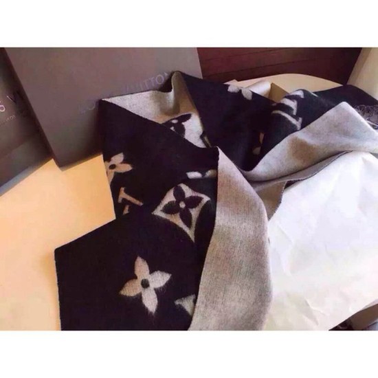 Fake Louis Vuitton  Reykjavik Scarf M71040 Replica