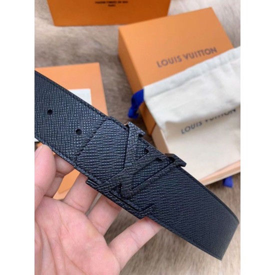 Replica Louis Vuitton LV Initiales 35mm Belt Taiga M0001Q