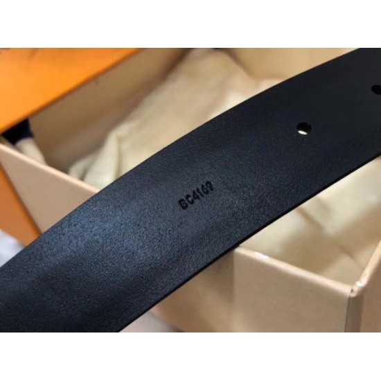 Replica Louis Vuitton LV Essential 30mm Belt M0240W