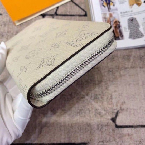 Replica Louis Vuitton Zippy Wallet Mahina Leather M61869