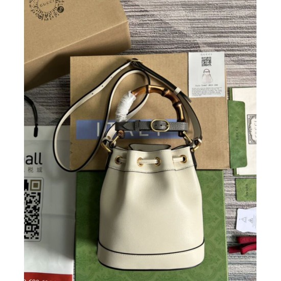 Replica Gucci Diana Mini Bucket Bag 724667 White Replica Gucci Diana Mini Bucket Bag 724667 White