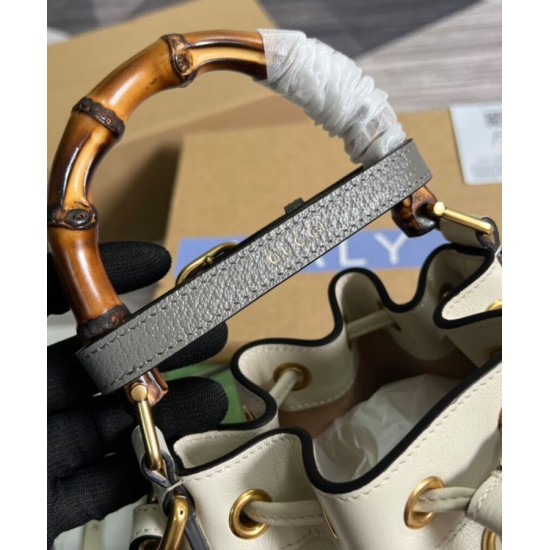 Replica Gucci Diana Mini Bucket Bag 724667 White Replica Gucci Diana Mini Bucket Bag 724667 White