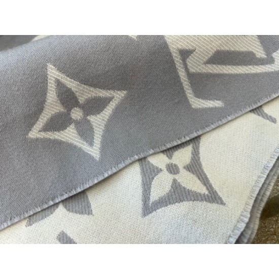 Replica Louis Vuitton LV Essential Scarf In Grey Wool M77727 Replica Louis Vuitton LV Essential Scarf In Grey Wool M77727