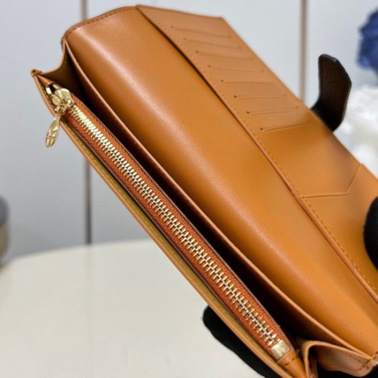 Replica Louis Vuitton LV Vertical Wallet In Taurillon Leather M81330 Replica Louis Vuitton LV Vertical Wallet In Taurillon Leather M81330