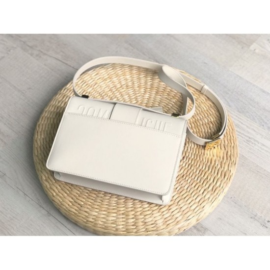 Fake Christian Dior 30 Montaigne Flap Bag White Replica Fake Christian Dior 30 Montaigne Flap Bag White Replica