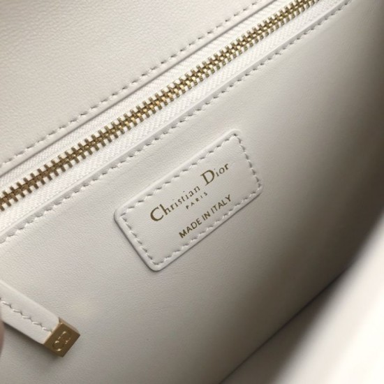 Fake Christian Dior 30 Montaigne Flap Bag White Replica Fake Christian Dior 30 Montaigne Flap Bag White Replica