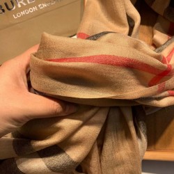 Fake Burberry Aquatic Cashmere Small Check Shawl 75 x 220 Brown Replica