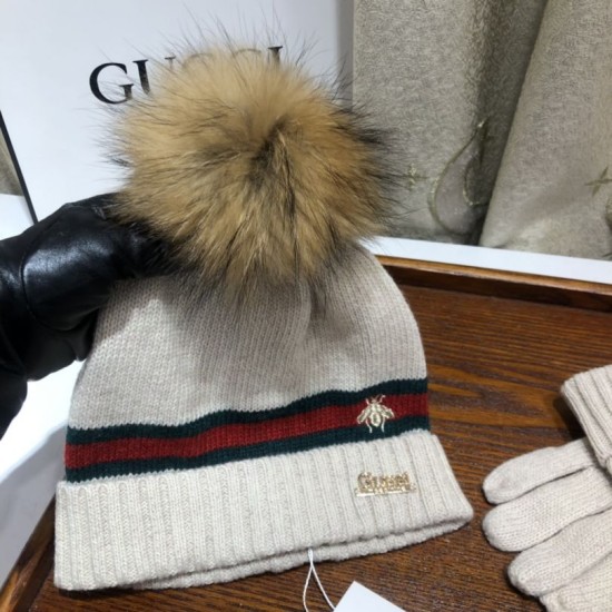 Replica Gucci Classic Cashmere Jacquard Scarf & Hat Beige Replica Gucci Classic Cashmere Jacquard Scarf & Hat Beige