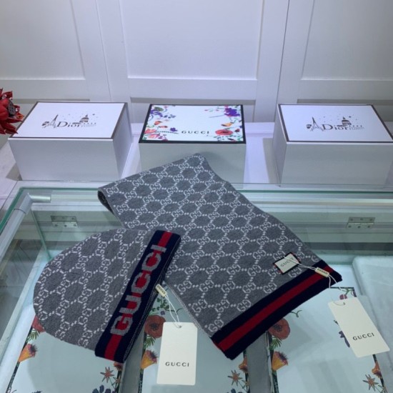 Replica Gucci Classic Cashmere Jacquard Scarf & Hat Gray
