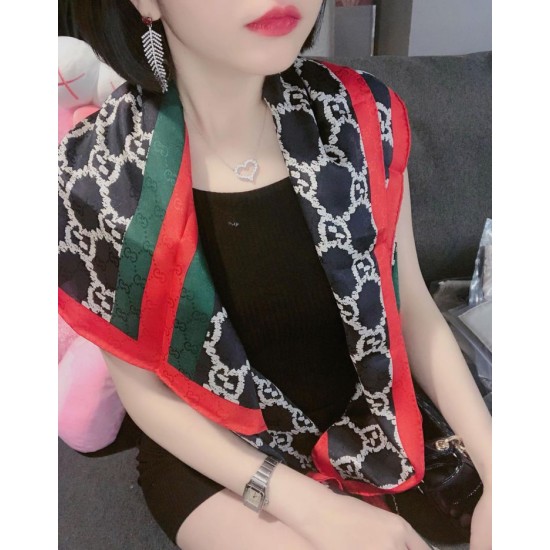 Replica Gucci printed silk scarf 110 x 110 Black