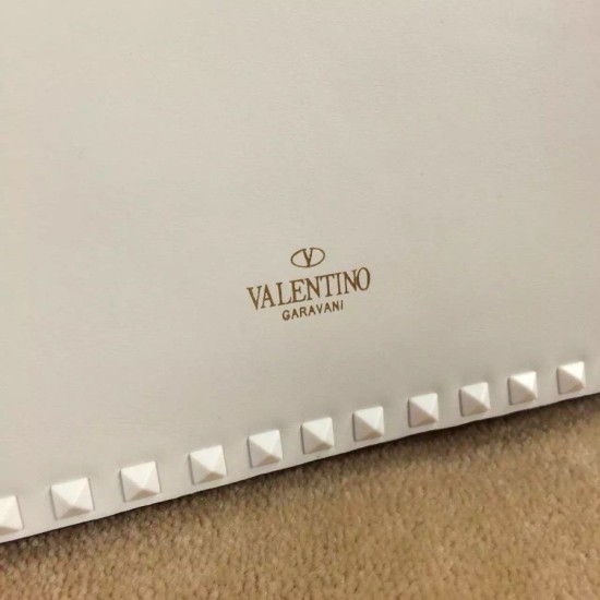 Fake White Rockstud Clutch Bag Replica Replica White Rockstud Clutch Bag